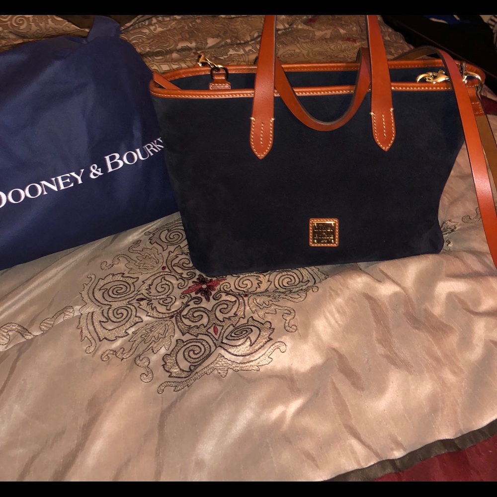 💙Dooney and Bourke Suede Brandy💙Price firm